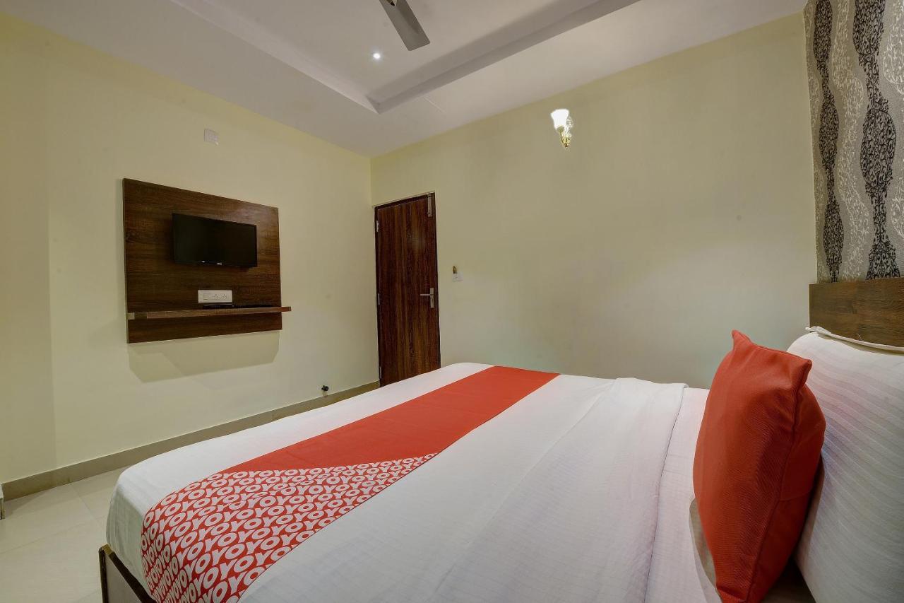 Capital O Hotel Samanvi International Belur  Exterior photo