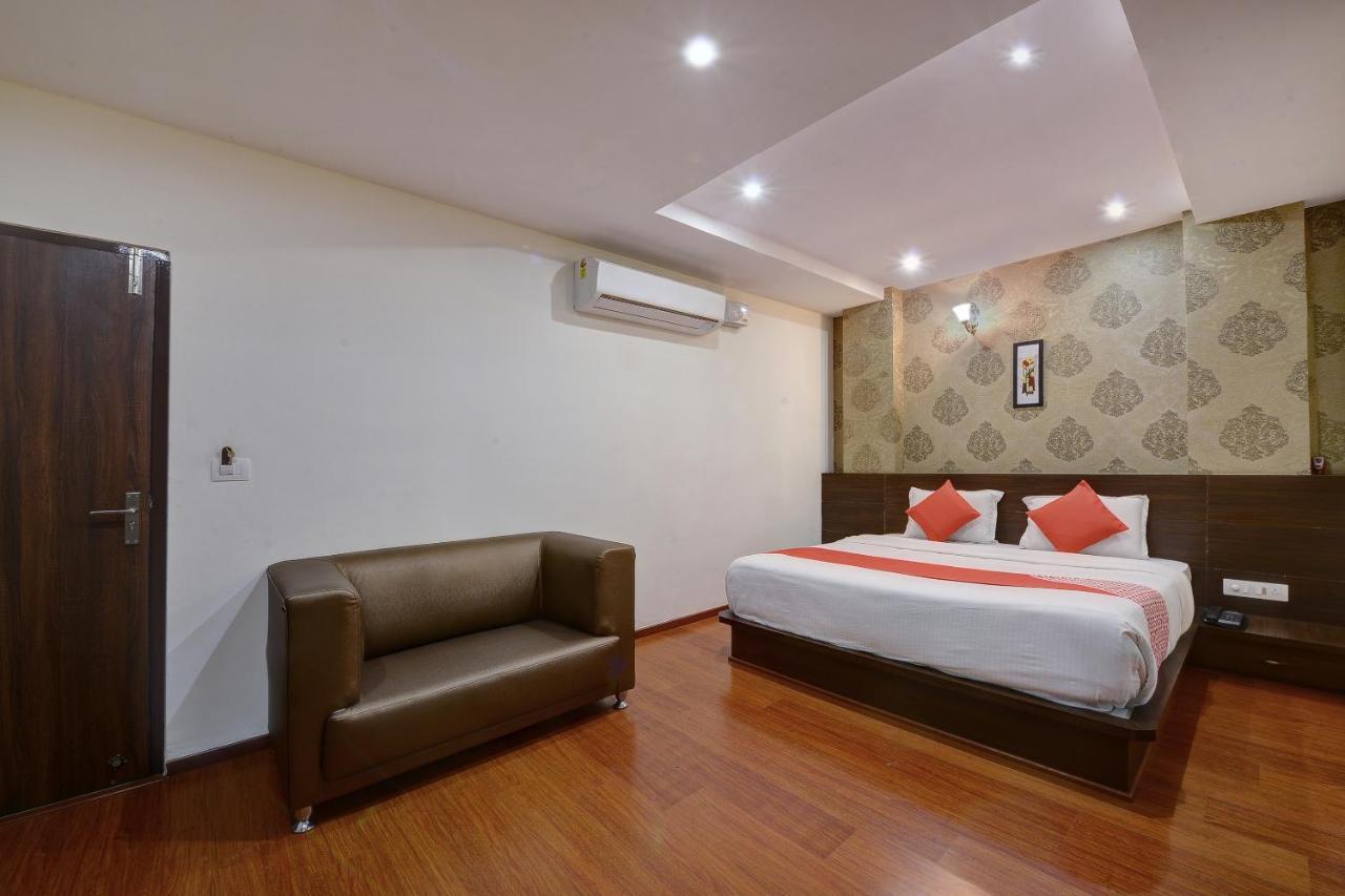 Capital O Hotel Samanvi International Belur  Exterior photo