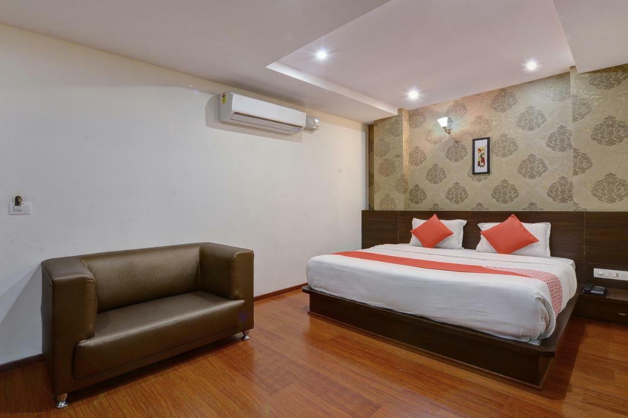 Capital O Hotel Samanvi International Belur  Exterior photo