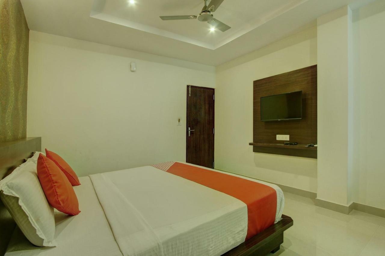 Capital O Hotel Samanvi International Belur  Exterior photo